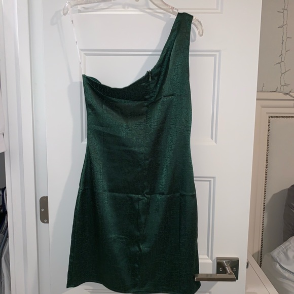 Emerald Green Silk One Shoulder Dress - Picture 5 of 7